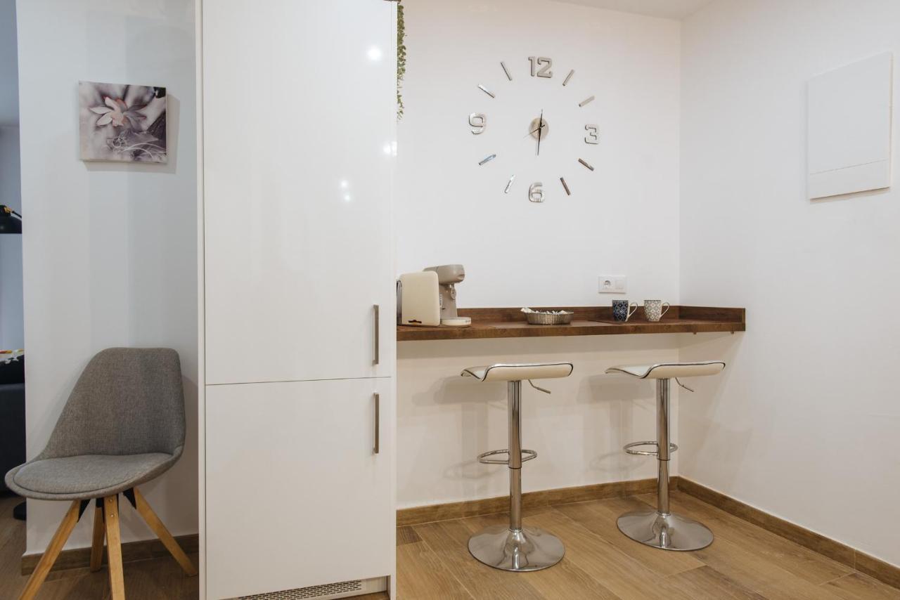 El Apartamento Del Reloj De Sol Siviglia Esterno foto