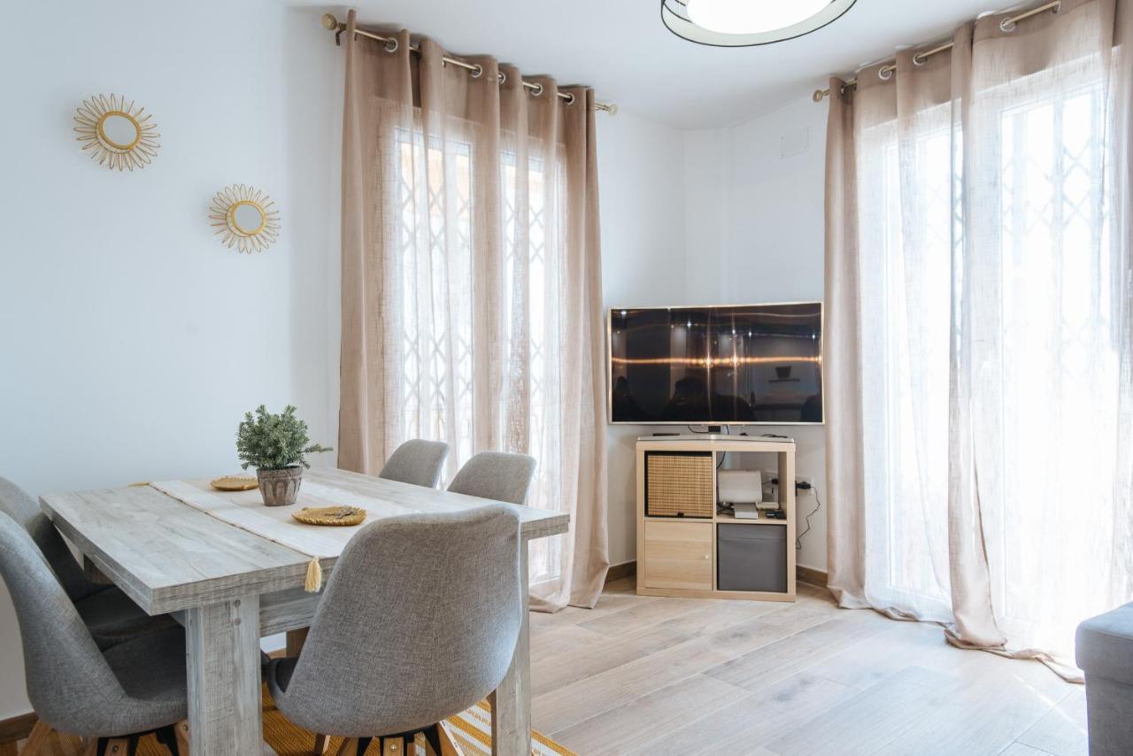 El Apartamento Del Reloj De Sol Siviglia Esterno foto